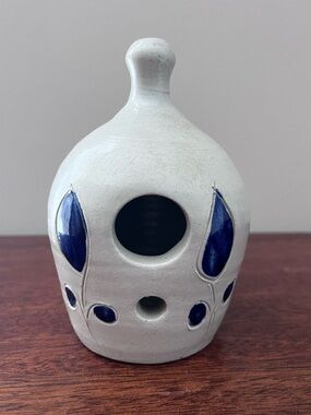 Vintage new WILLIAMSBURG POTTERY Bird House - Stoneware Blue